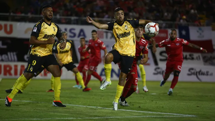 El partido de la primera rueda entre Ñublense y Coquimbo Unido terminó en empate por 0-0.