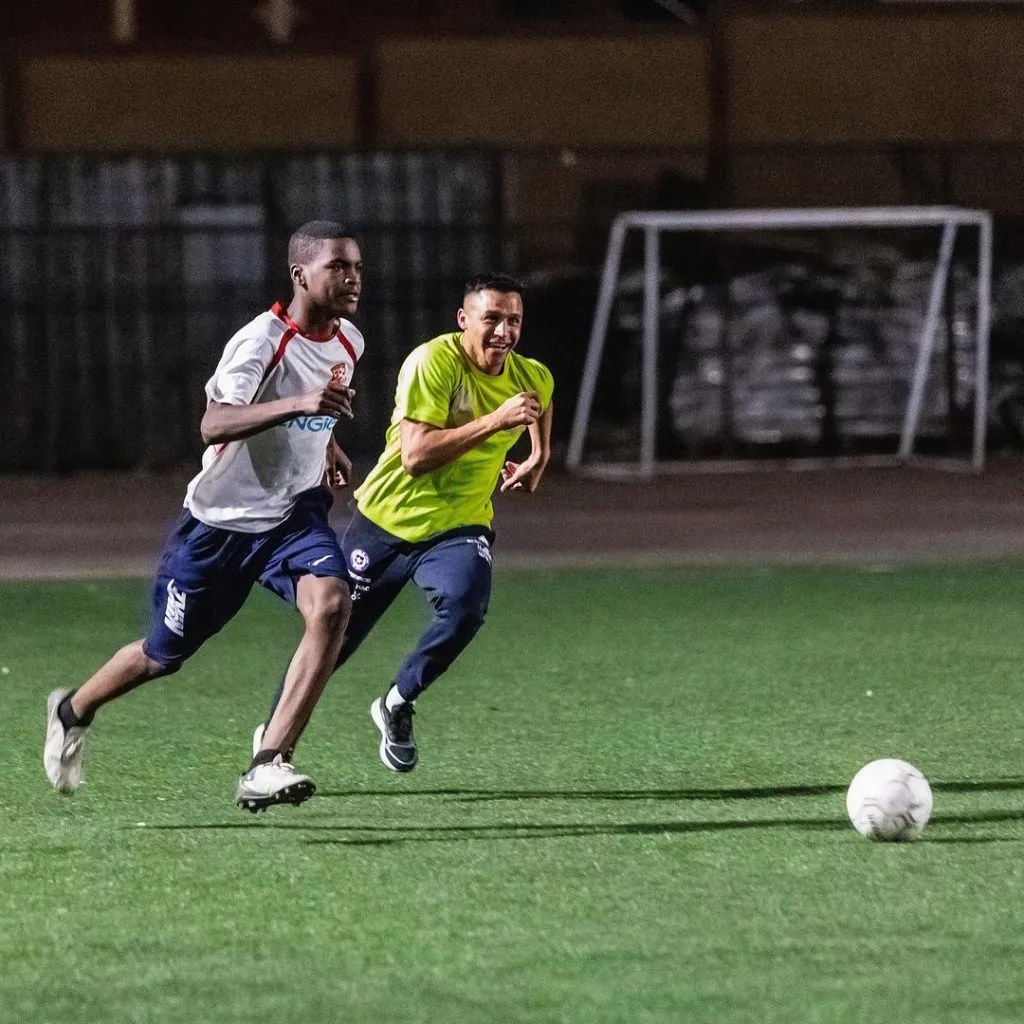 Alexis Sánchez es feliz en su natal Tocopilla. | Foto: @alexis_officia1.