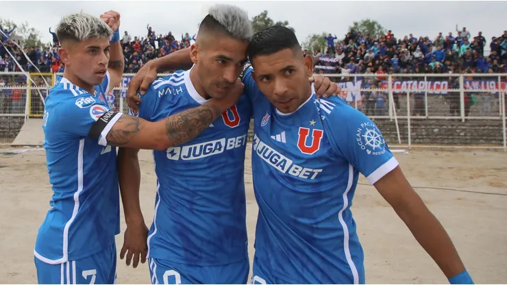 Leandro Fernández vuelve a la titularidad en la U, para acompañar a Guerrero y Palacios.