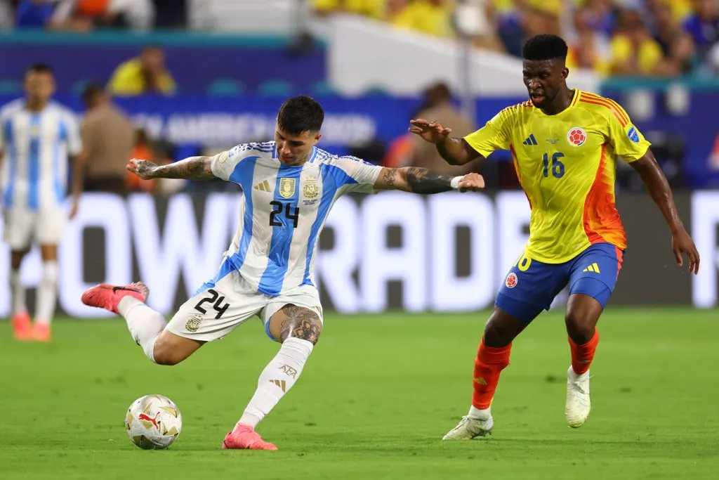 Enzo Fernández sigue en el ojo del huracán por su cántico tras ganar la Copa América. | Foto: Photosport. 