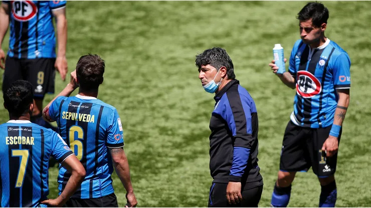 Gustavo Florentín, ex DT de Huachipato, acusado de racismo en Colombia.