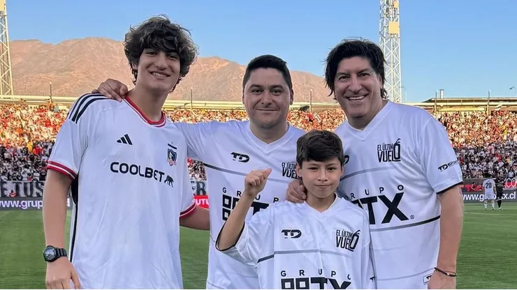 Iván Zamorano junior junto a su padre y Manuel Neira en la despedida del Pajarito Valdés