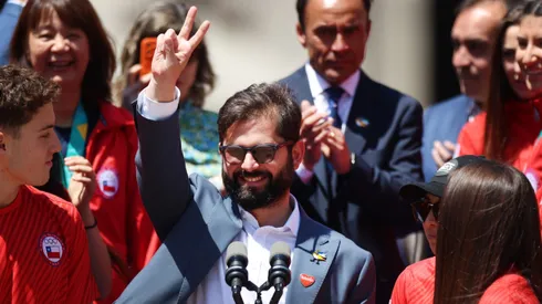 El Presidente Gabriel Boric acompañaría al Team Chile a la inauguración