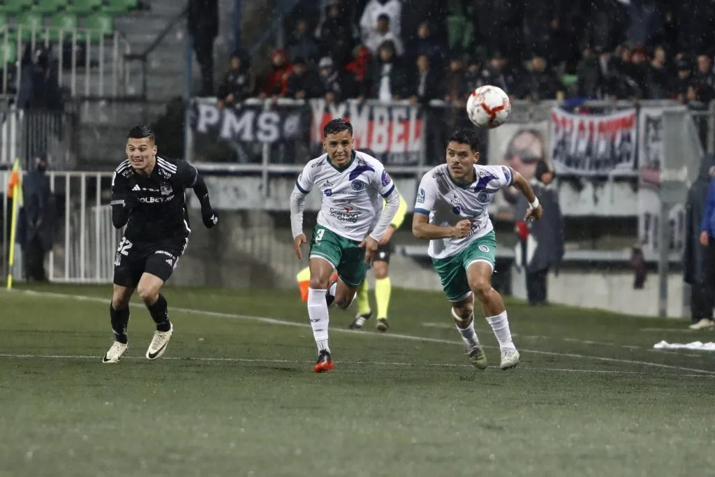 Colo Colo derrotó a un aguerrido Deportes Puerto Montt en su último examen antes de la segunda rueda. Foto: Photosport.
