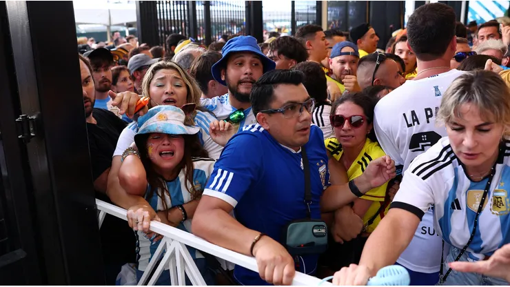 Desde el estadio de Miami se lanzan contra la Conmebol por caos en Copa América.