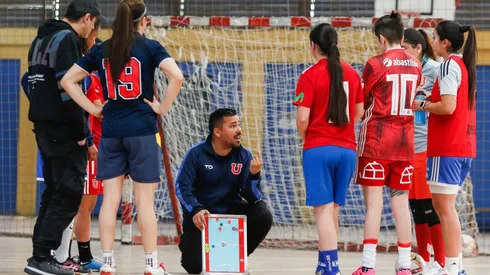 Matías Romero dirige su último torneo por U de Chile Futsal