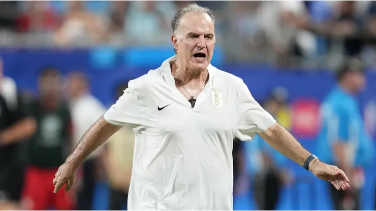 La AUF marcó distancia de la conferencia de Marcelo Bielsa
