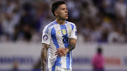 Enzo Fernández se disculpa por cantos racistas contra Francia.