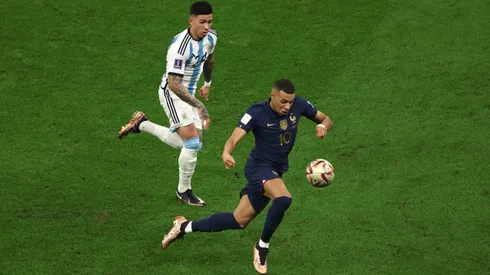 Los cánticos de Argentina campeón recordaron a la Francia de Mbappé.