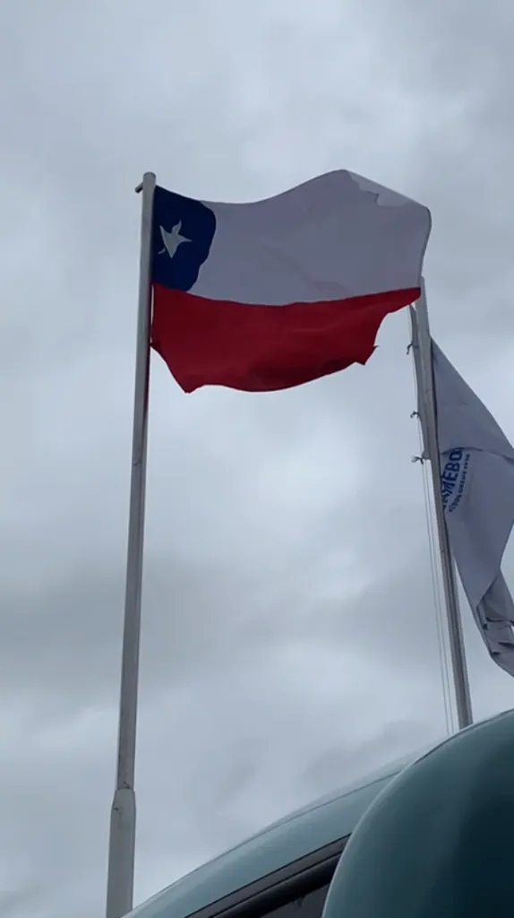 La bandera de la discordia: ANFP explica que sí tenía la estrella, pero por un solo lado. (Foto: ANFP)