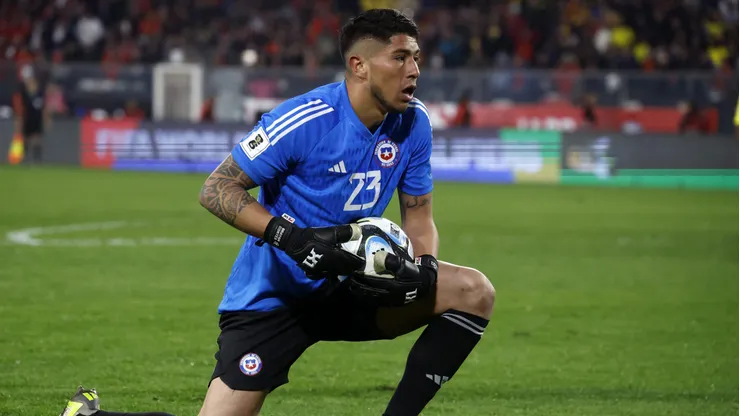 Brayan Cortés pasó de ser titular a suplente en Chile con el arribo de Ricardo Gareca.