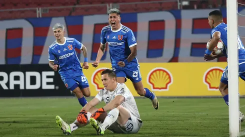 Tucu Sepúlveda puso el 1-0 para la U, ante Everton.