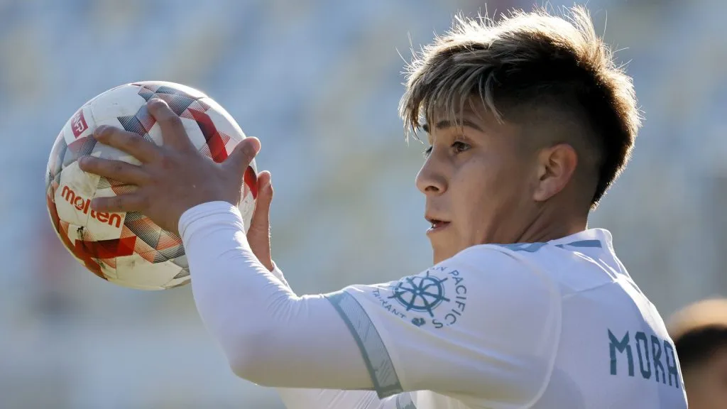 Marcelo Morales fue cortado en la U por negarse a renovar para salir al extranjero. Foto: Photosport.