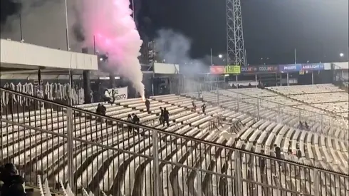 Al final del partido entre Colo Colo y Deportes Santa Cruz, hinchas hicieron disturbios en el Monumental