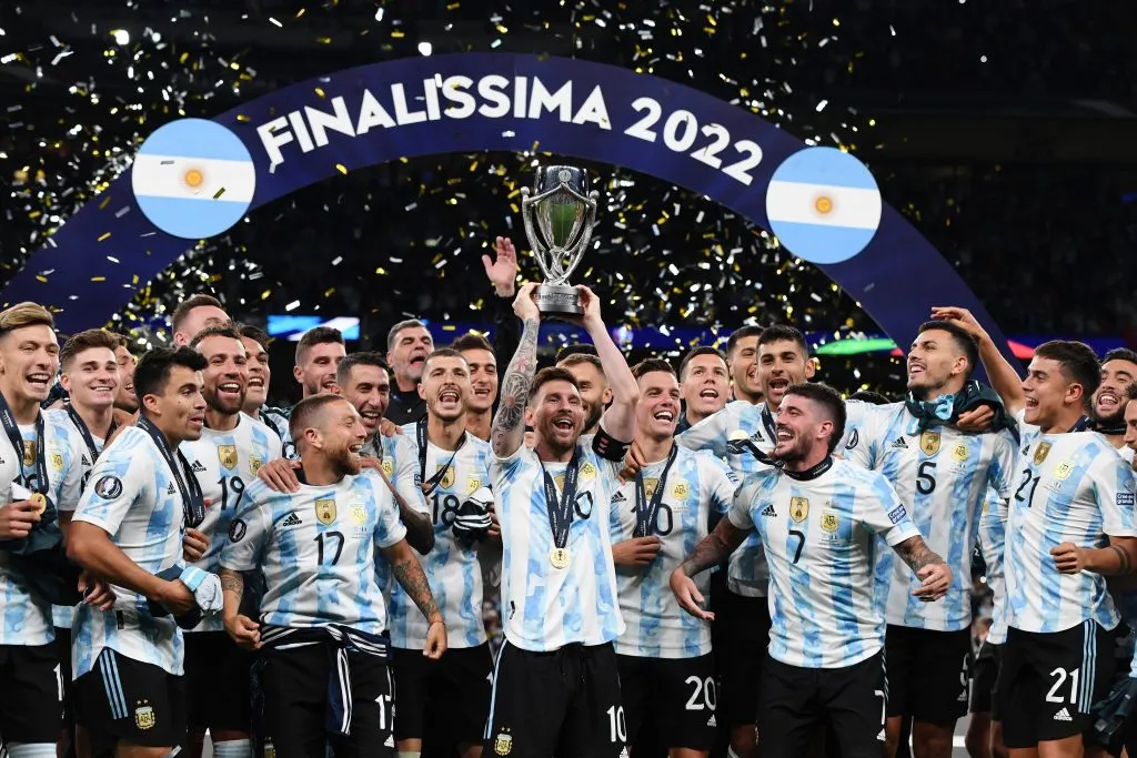 Argentina es con dos trofeos el máximo ganador en la corta historia de la Finalissima. ¿Podrá repetir este logro en el 2025? | Foto: Getty Images.