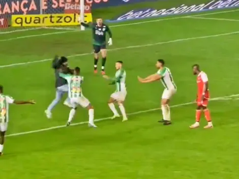 Insólito: Hincha de Inter intenta aforrar a compañero de Aránguiz