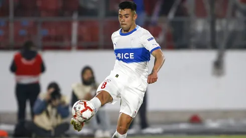 Aravena dejará la UC en este mercado de pases