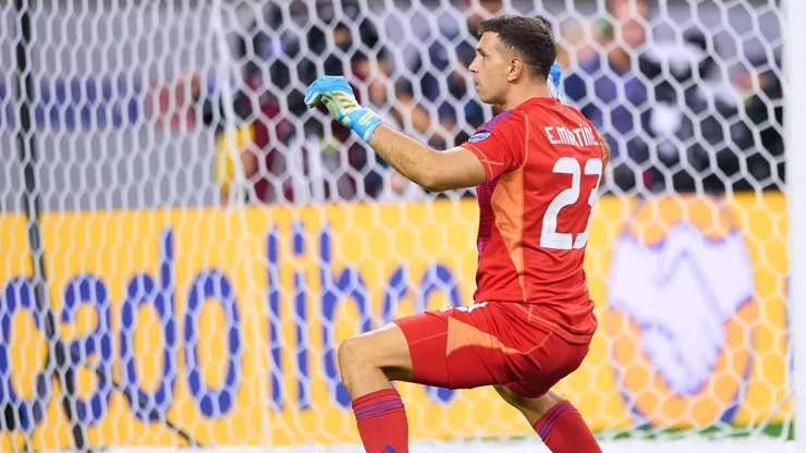 Dibu Martínez calentó la final de la Copa América ante Colombia