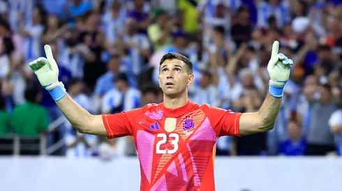 Emiliano "Dibu" Martínez en la tanda de penales de Argentina contra Ecuador, en los cuartos de final de la Copa América 2024.