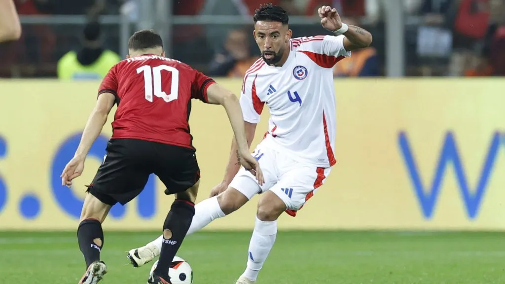 Mauricio Isla tendrá que definir esta semana lo que pasará con su carrera. Foto: Photosport.