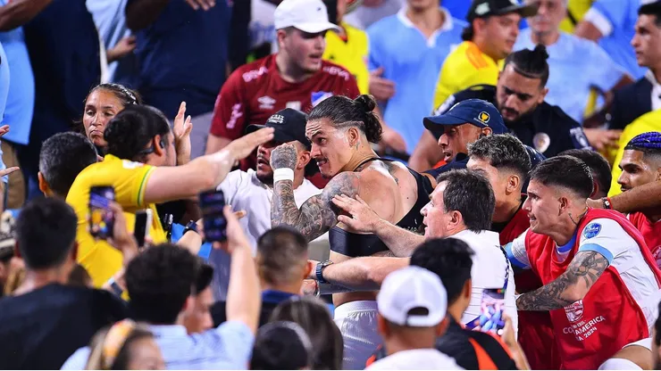 Darwin Núñez recibió cinco fechas por el escándalo de la Copa América