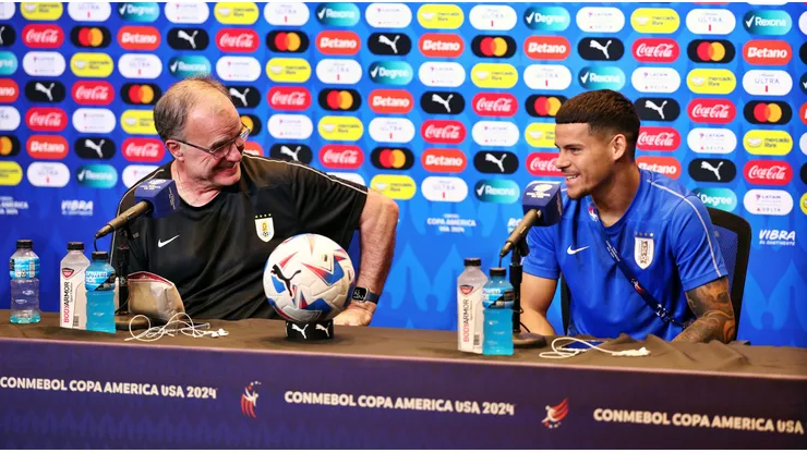 Bielsa vivió un cómico momento en conferencia de prensa.