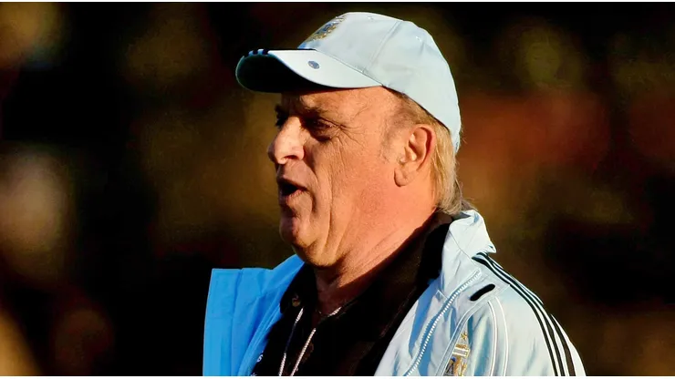El Coco Basile tiene al mundo del fútbol en vilo.