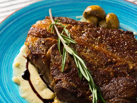 ¿Qué descuentos hay con tarjetas bancarias para comer en restaurantes?