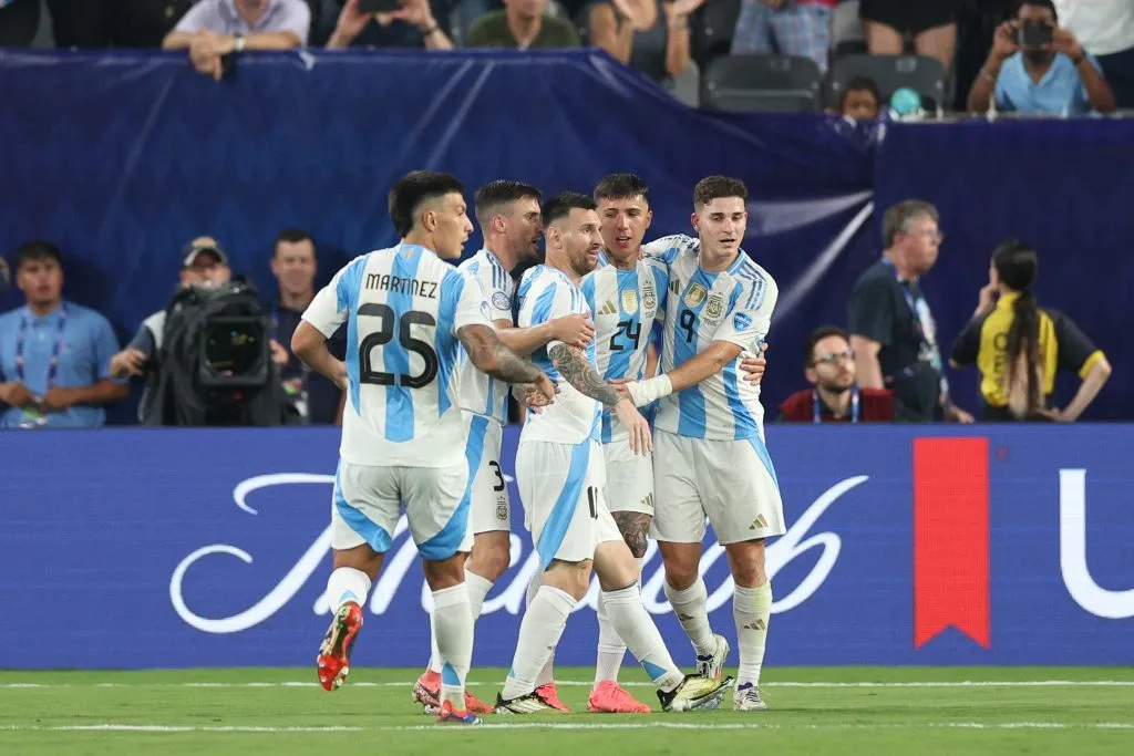 Julián Álvarez y Lionel Messi metieron a Argentina en la final de Copa América. Foto: IMAGO.