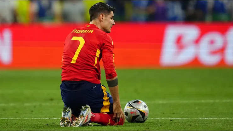 Álvaro Morata en riesgo de perderse final de Eurocopa tras lesión provocada por hincha.