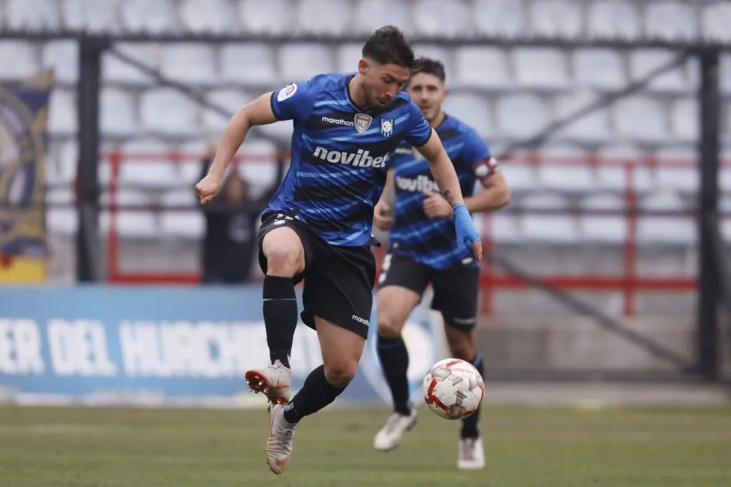 Felipe Loyola es la opción que tiene Gustavo Álvarez para refuerzo. Foto: Eduardo Fortes/Photosport