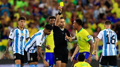 Argentina feliz y le hacen cariñito a Piero Maza.