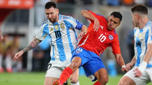 Mark defiende a Alexis: lo compara con Messi.