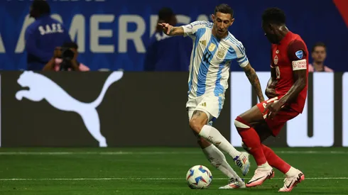 Ángel Di María y Alphonso Davies en el partido inaugural de la Copa América 2024 entre Argentina y Canadá.