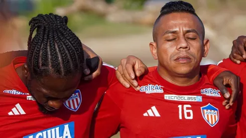 Junior está en un momento muy complicado a pocas semanas de jugar ante Colo Colo