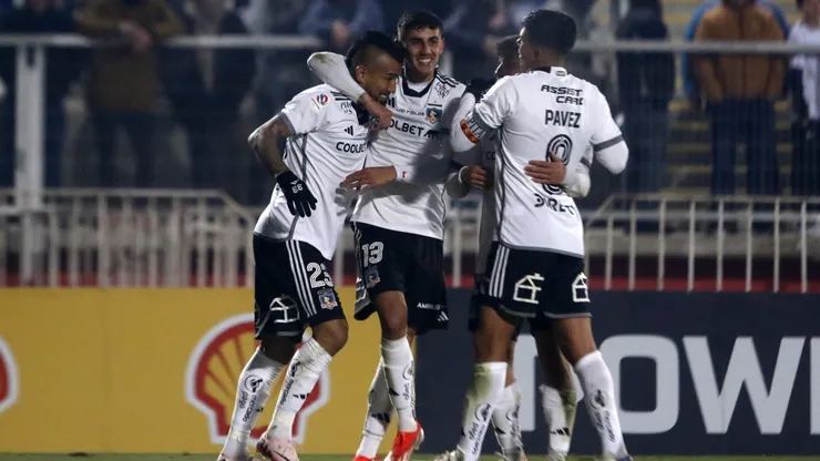 Colo Colo busca nuevos jugadores.