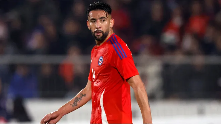 Mauricio Isla sigue negociando con Colo Colo.