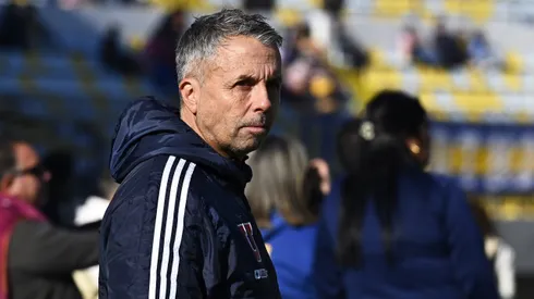 Gustavo Álvarez se molestó por pregunta sobre Charles Aránguiz.