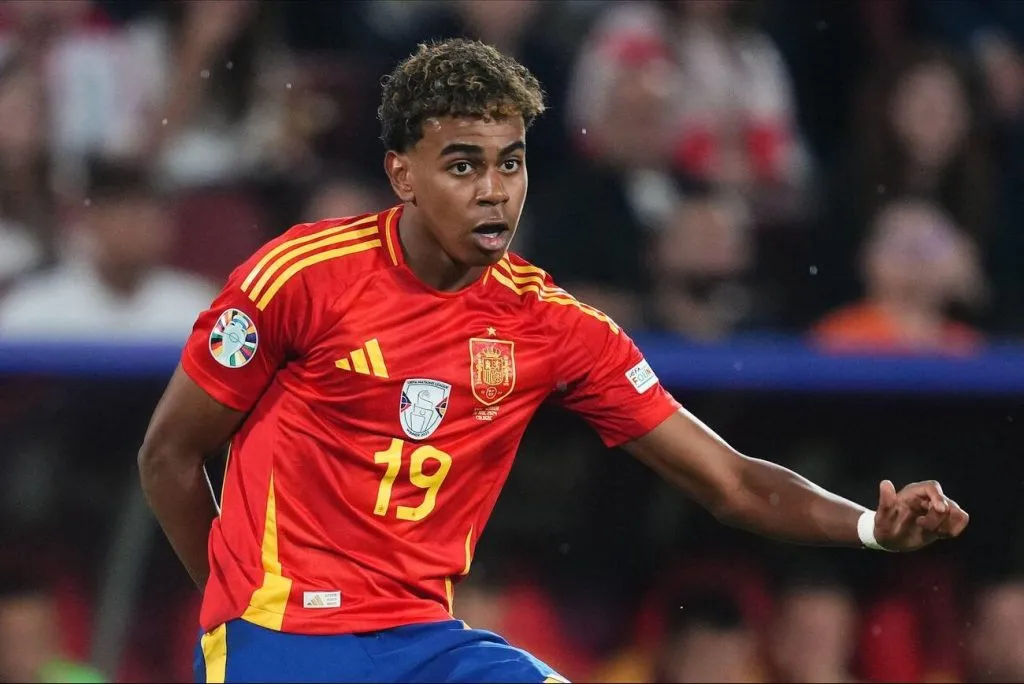 Lamine Yamal, de España, durante el partido de octavos de final de la UEFA Euro 2024 entre España y Georgia, disputado en el estadio Rhein Energie el 30 de junio de 2024 en Colonia, Alemania. (Foto de Bagu Blanco / PRESSINPHOTO)- Alamy