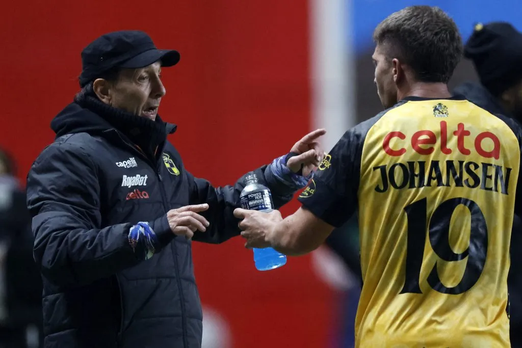 Futbol, Union La Calera vs Coquimbo Unido.
Fecha 14, campeonato Nacional 2024.
El entrenador de Coquimbo Unido Fernando Diaz es fotografiado durante el partido de primera division contra Union La Calera disputado en el estadio Nicolas Chahuan de La Calera, Chile.
24/05/2024
Andres Pina/Photosport

Football, Union La Calera vs Coquimbo Unido.
14th round, 2024 National Championship.
Coquimbo Unido’s head coach Fernando Diaz is pictured during a first division match against Union La Calera at the Nicolas Chahuan stadium in La Calera, Chile.
24/05/2024
Andres Pina/Photosport
