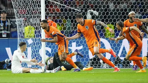 Países Bajos logró meterse en semifinales de la Euro venciendo a Turquía.