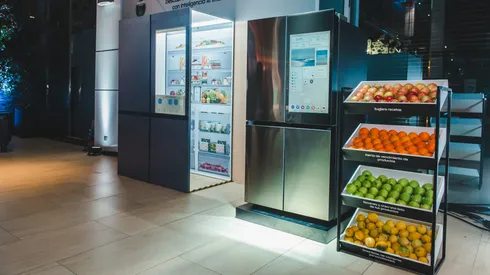 El refrigerador inteligente hasta tiene recetas.