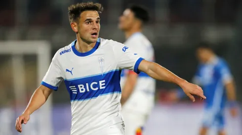 Lucas Menossi se fue de Católica a seis meses de ser presentado como refuerzo.