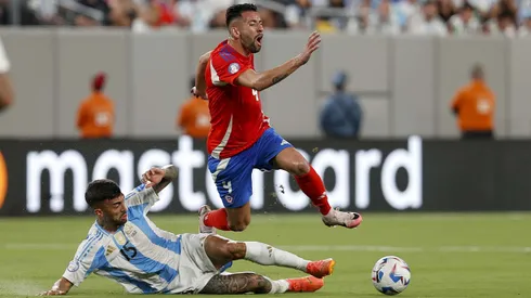Mauricio Isla es tentado desde la MLS para seguir su carrera y no llegaría a Colo Colo