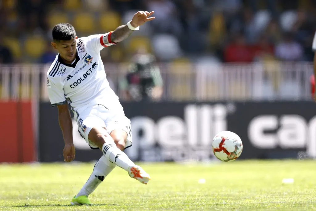 Esteban Pavez puede dejar Colo Colo. Foto: Photosport