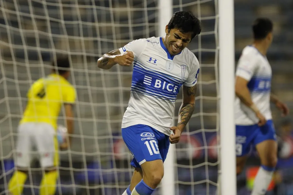 Edson Puch tuvo un destacado paso por Universidad Católica entre 2019 y 2021, ganando seis títulos. Foto: Photosport.