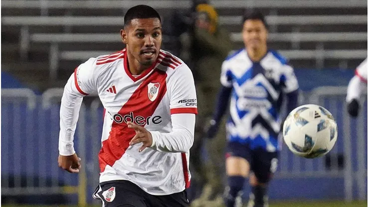 David Martínez es seguido por la U