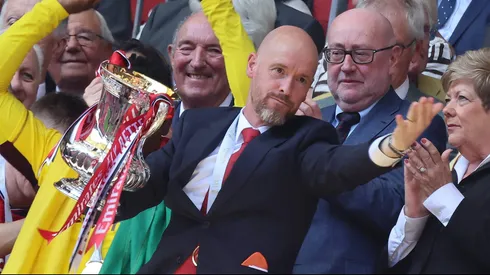 Erik Ten Hag seguirá al mando del Manchester United.