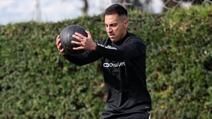 Javier Correa en una práctica de Colo Colo.