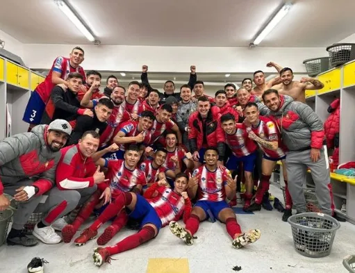 Deportes Linares consiguió una histórica clasificación a semifinales de Copa Chile esta noche. Foto: Instagram.